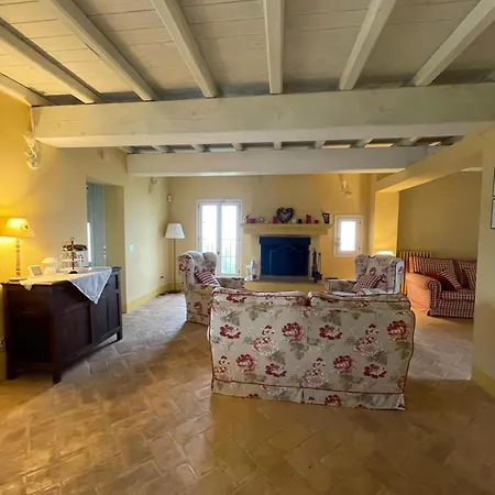 Casale Il Sambuco Sui Colli Bolognesi * サン・ラッザロ・ディ・サーヴェナ