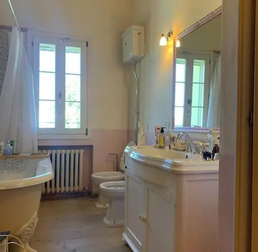 Casale Il Sambuco Sui Colli Bolognesi * Сан-Ладзаро-ди-Савена