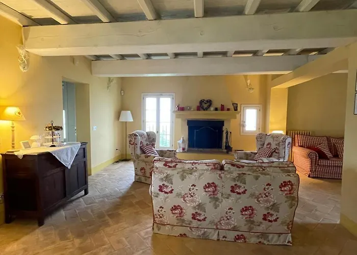 Casale Il Sambuco Sui Colli Bolognesi * Сан-Ладзаро-ди-Савена